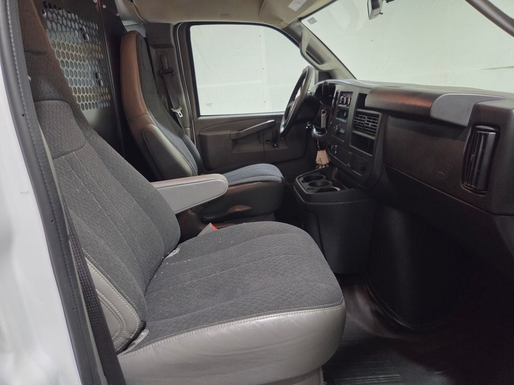 2025 GMC Savana 2500 Work Van