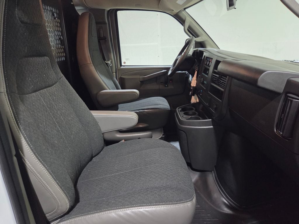 2025 GMC Savana 2500 Work Van