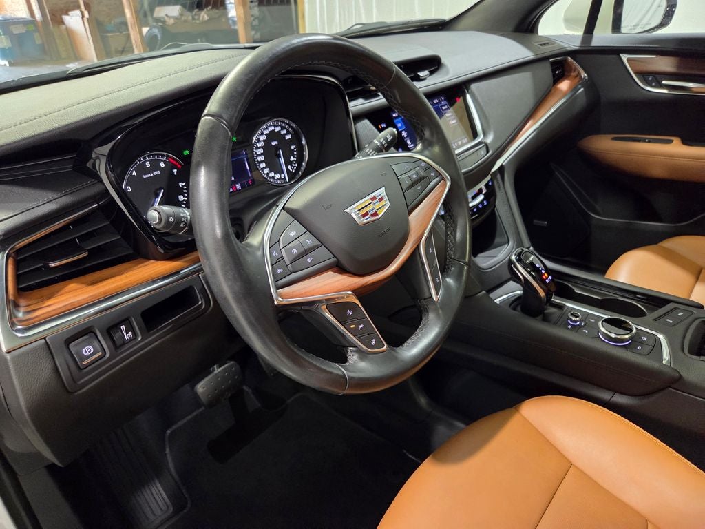 2022 Cadillac XT5 Premium Luxury