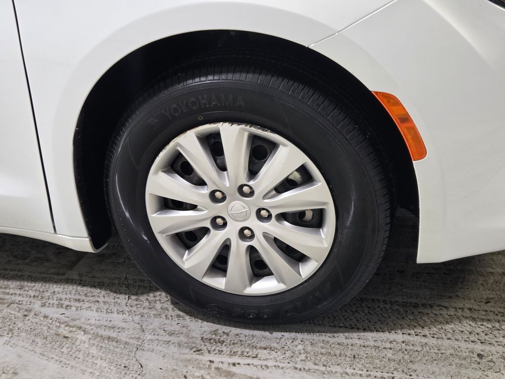 2021 Chrysler Voyager L