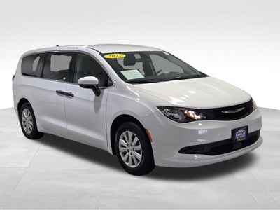 2021 Chrysler Voyager L