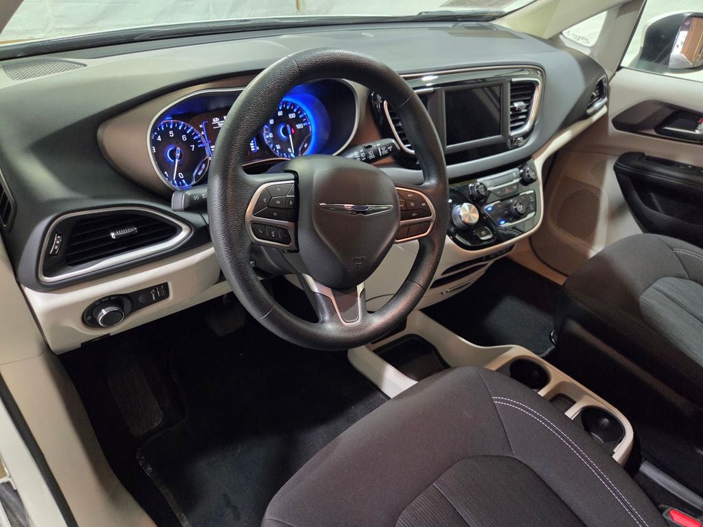 2021 Chrysler Voyager L