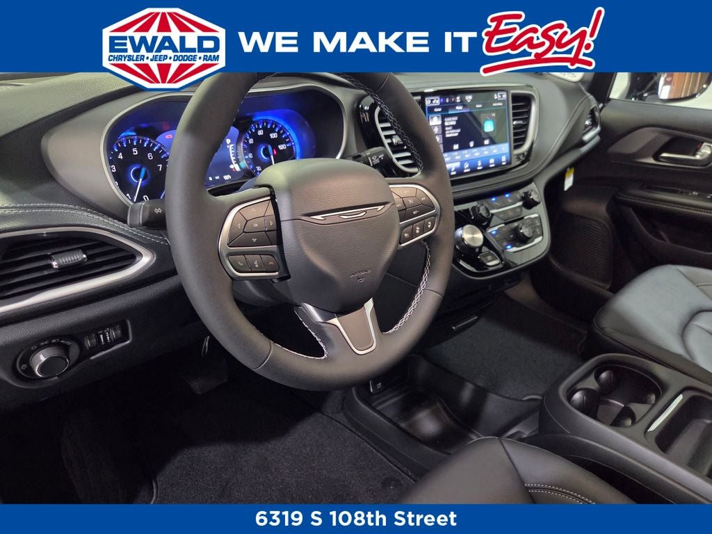 2027 Chrysler Pacifica Select
