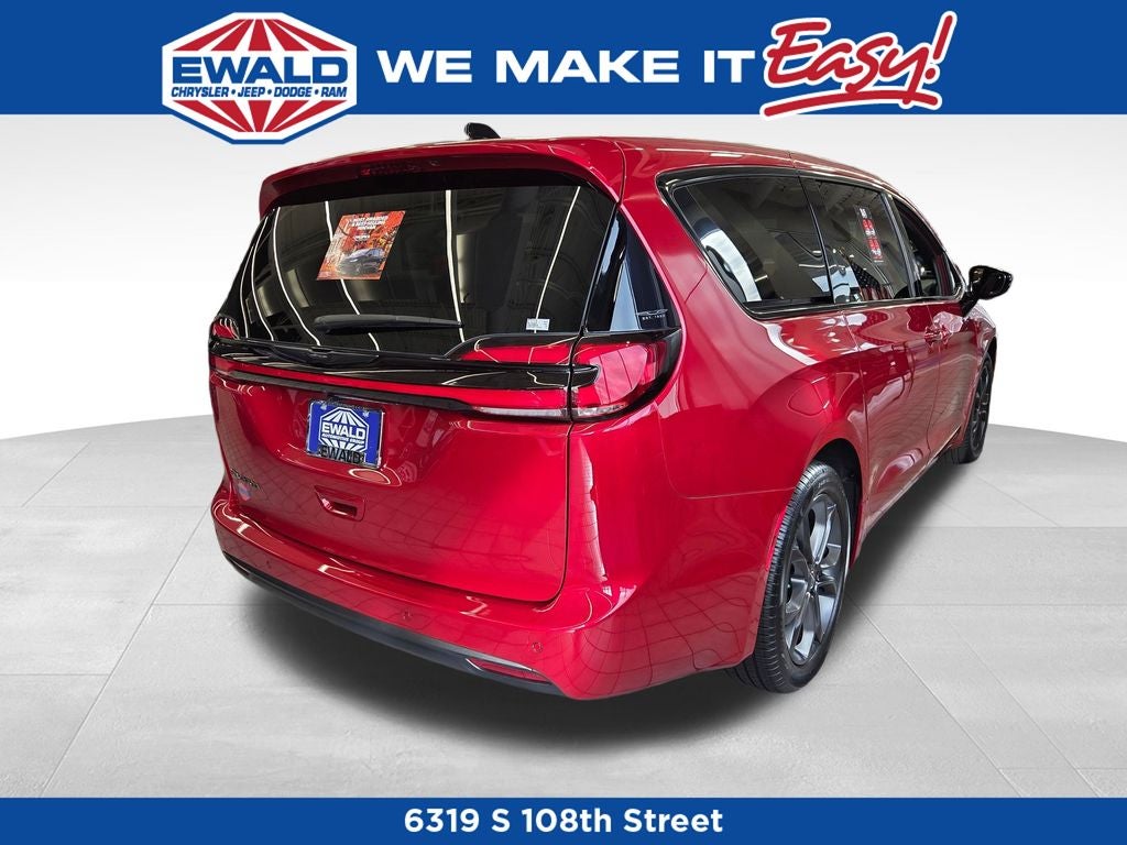 2026 Chrysler Pacifica Select