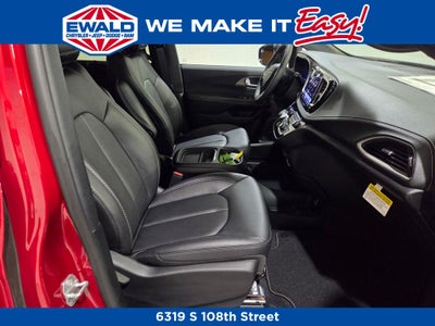 2027 Chrysler Pacifica Select