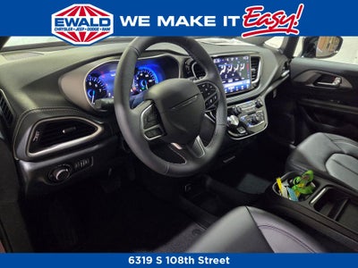 2027 Chrysler Pacifica Select
