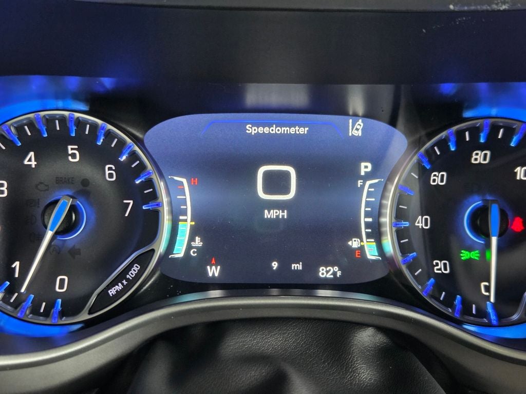 2027 Chrysler Pacifica Select