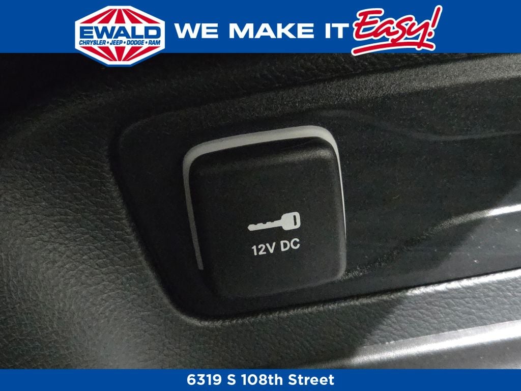 2026 Chrysler Voyager LX