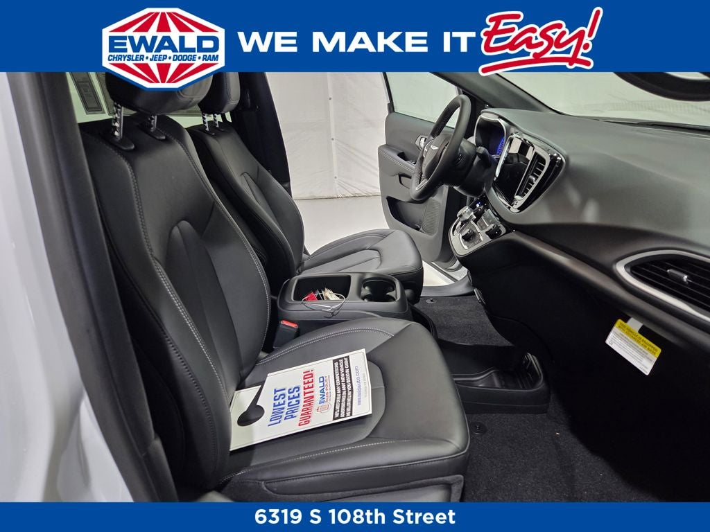 2026 Chrysler Voyager LX