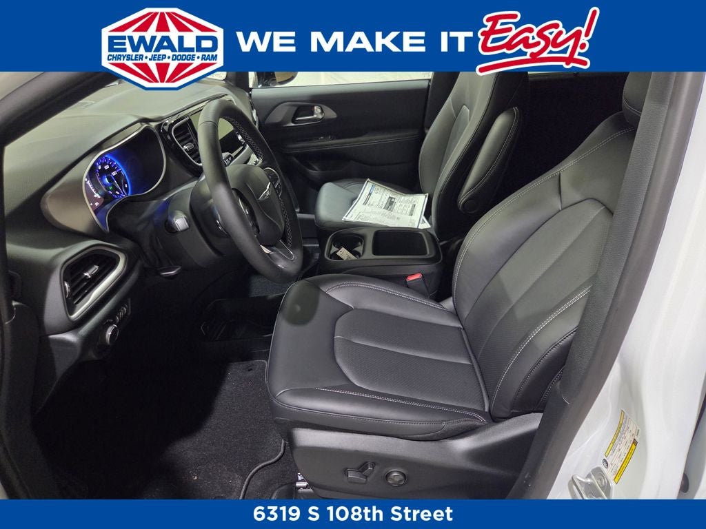 2026 Chrysler Voyager LX