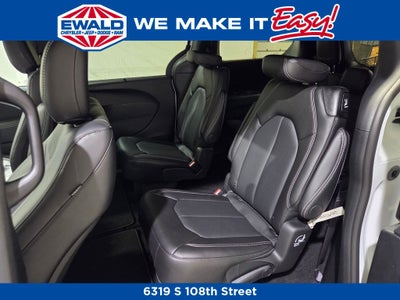 2026 Chrysler Voyager LX