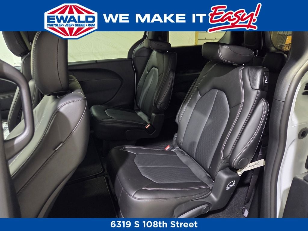 2026 Chrysler Voyager LX