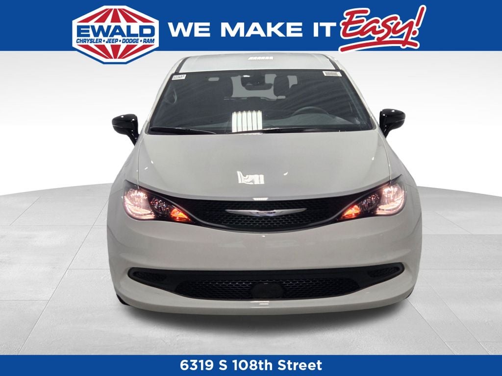 2026 Chrysler Voyager LX