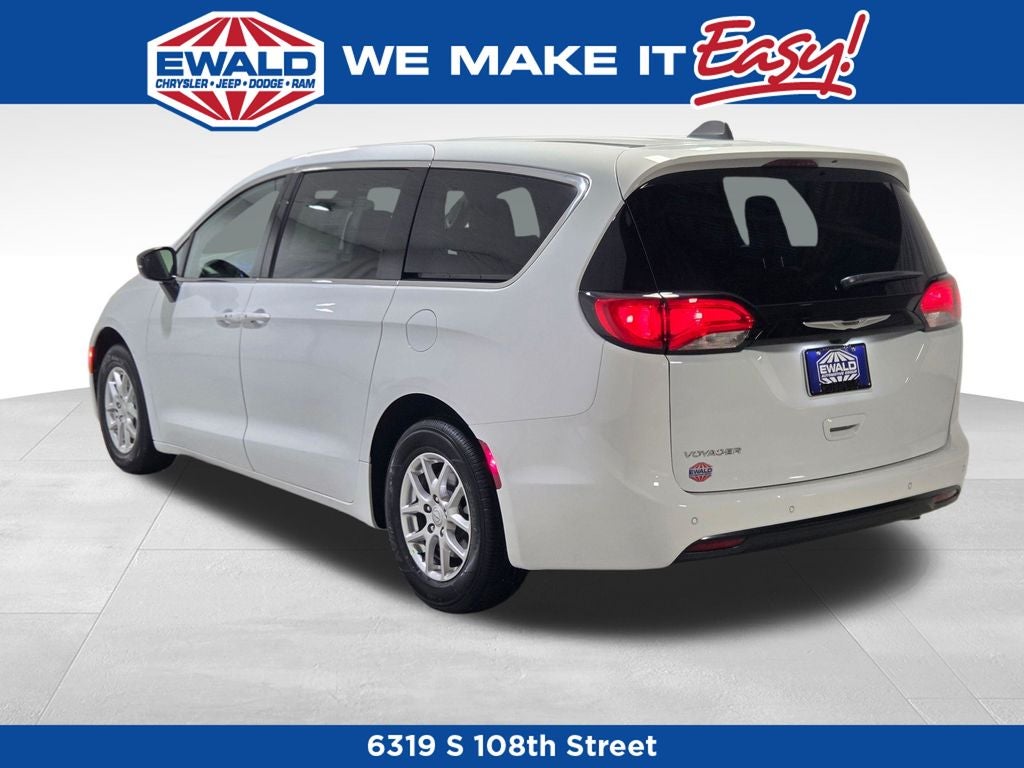 2026 Chrysler Voyager LX