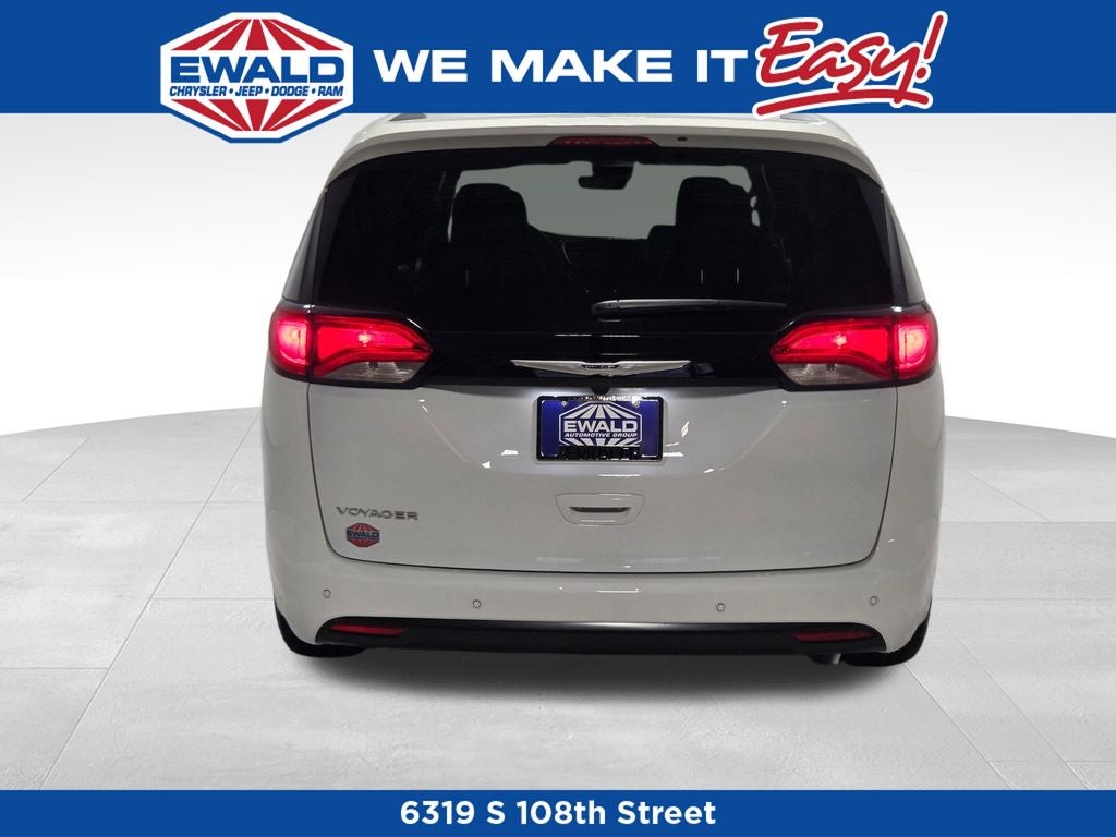 2026 Chrysler Voyager LX