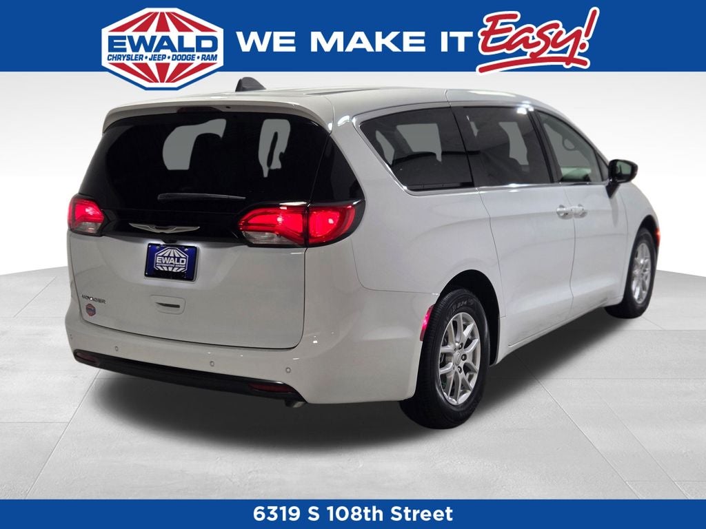 2026 Chrysler Voyager LX