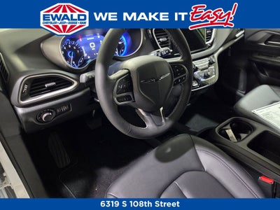 2026 Chrysler Voyager LX