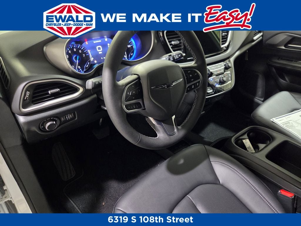 2026 Chrysler Voyager LX