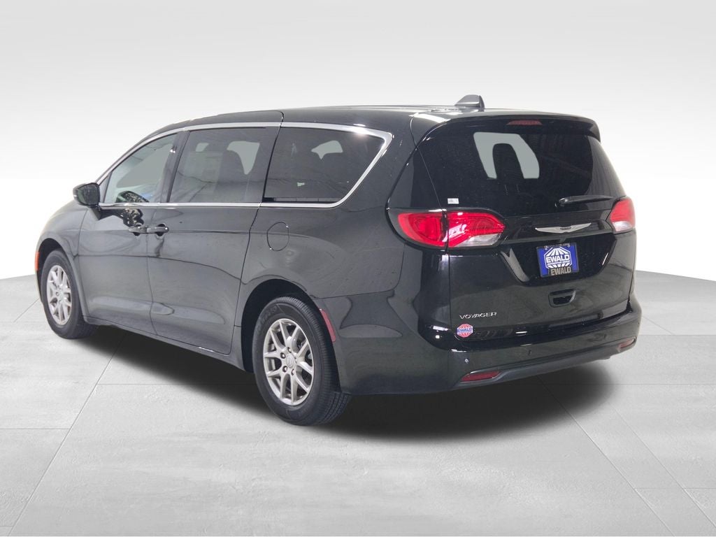 2026 Chrysler Voyager LX