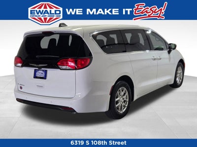 2027 Chrysler Pacifica LX
