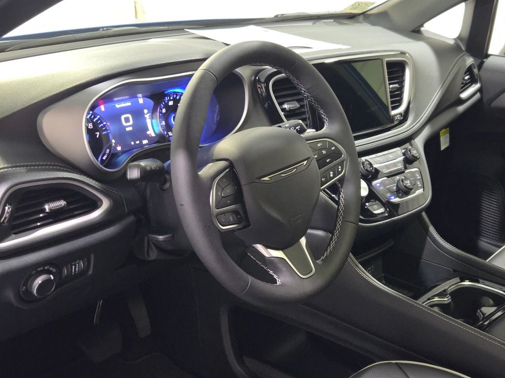 2027 Chrysler Pacifica Limited