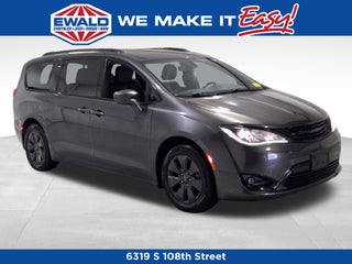 2019 Chrysler Pacifica Hybrid Touring L