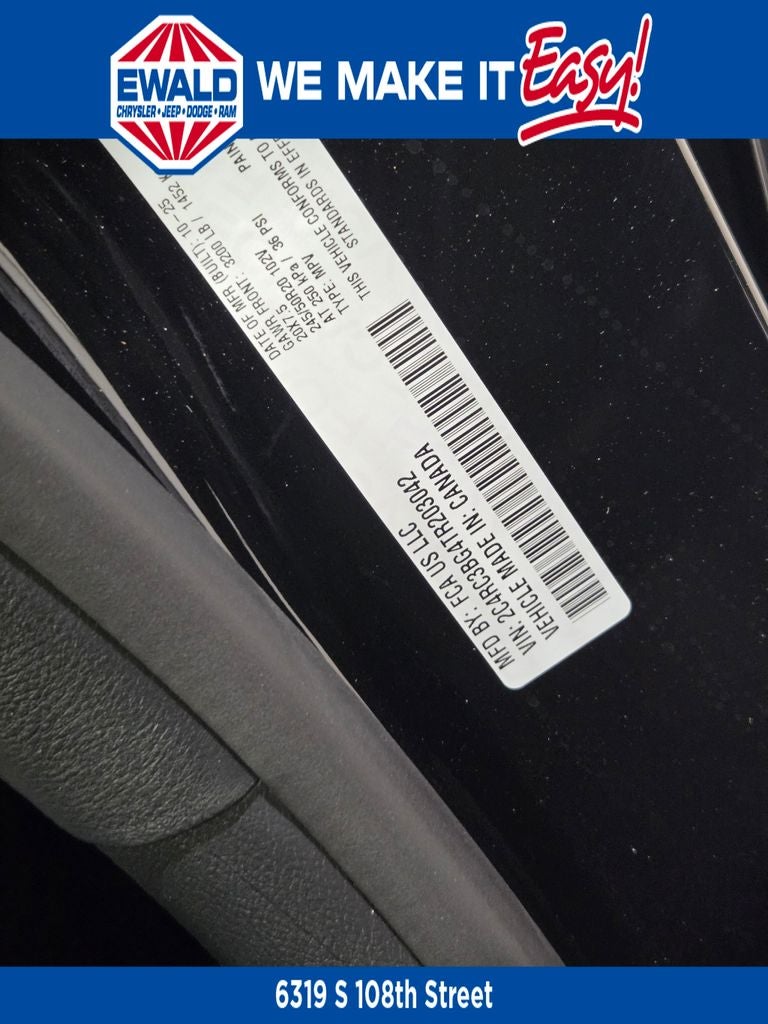 2026 Chrysler Pacifica Select