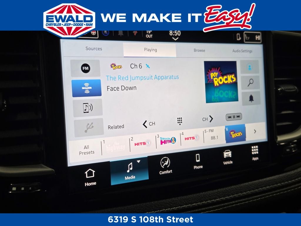 2026 Chrysler Pacifica Select