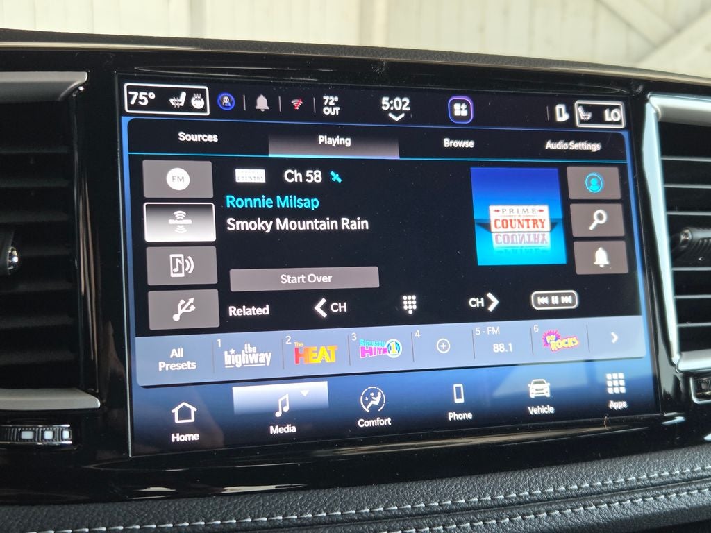 2027 Chrysler Pacifica Select