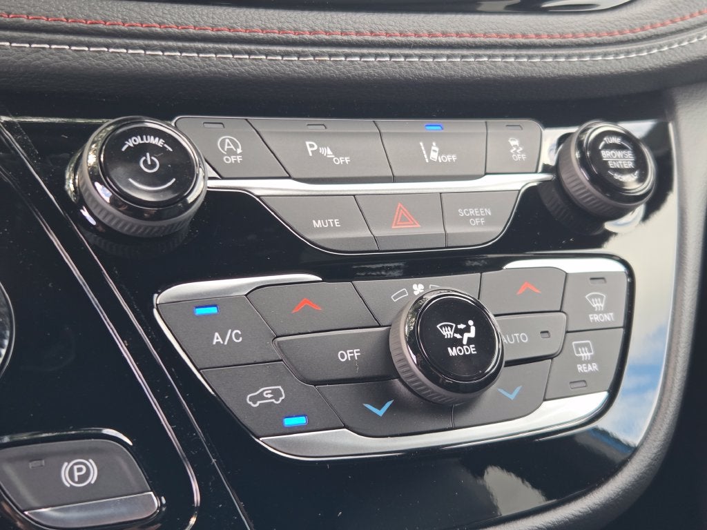 2027 Chrysler Pacifica Select