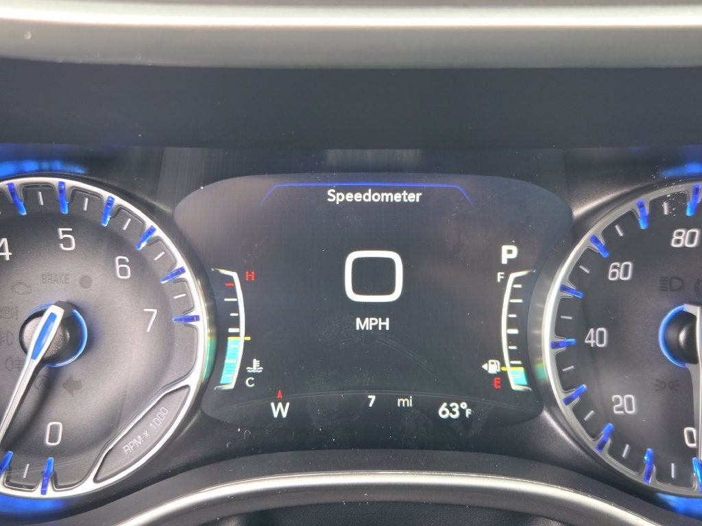2027 Chrysler Pacifica Select