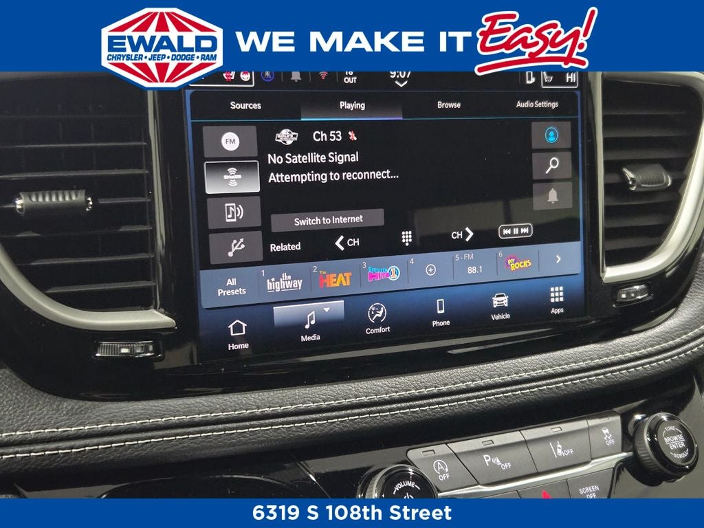 2026 Chrysler Pacifica Select