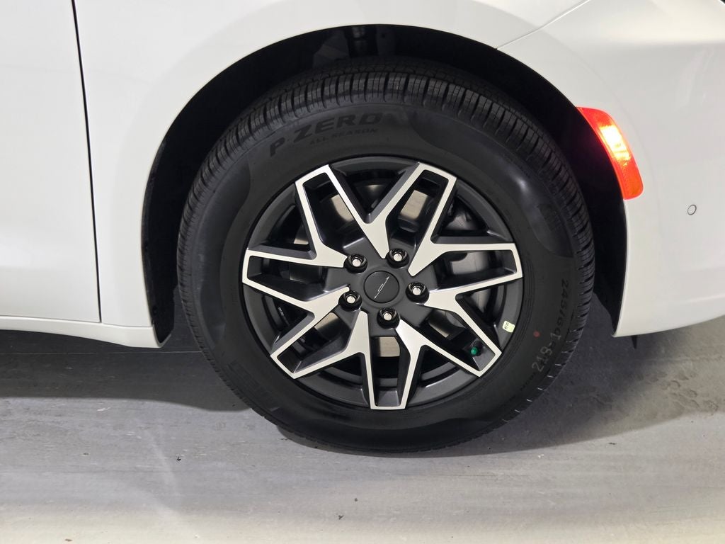 2027 Chrysler Pacifica Limited