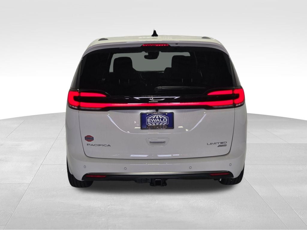 2027 Chrysler Pacifica Limited