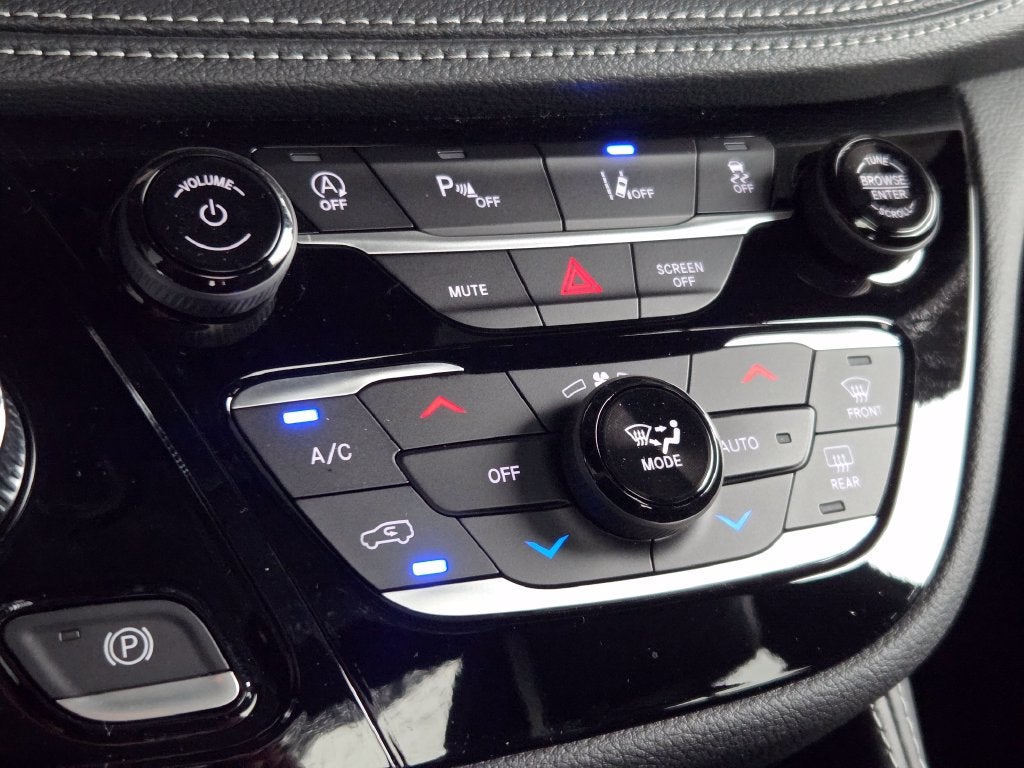 2027 Chrysler Pacifica Limited