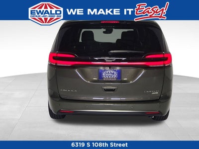 2027 Chrysler Pacifica Limited
