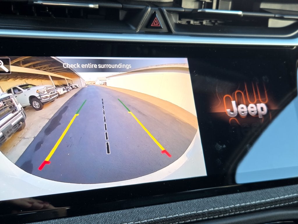 2027 Jeep Cherokee Laredo