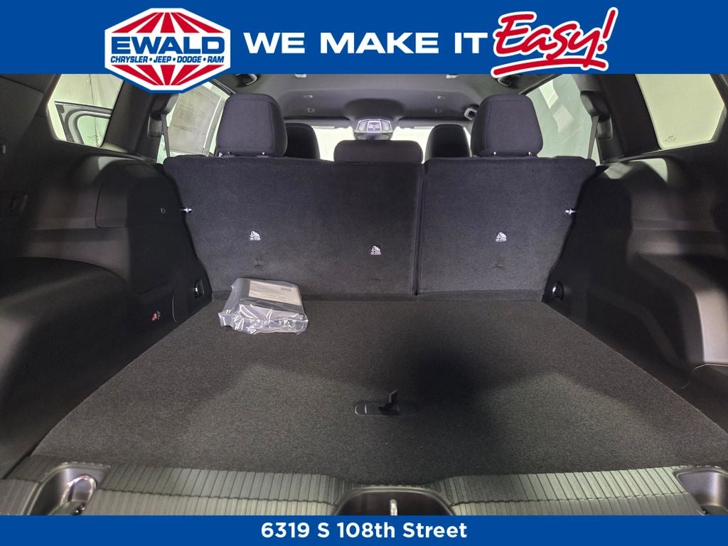 2026 Jeep Cherokee Laredo