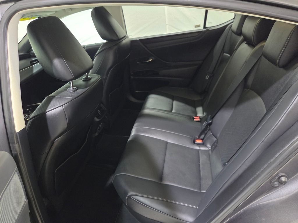 2023 Lexus ES 300h