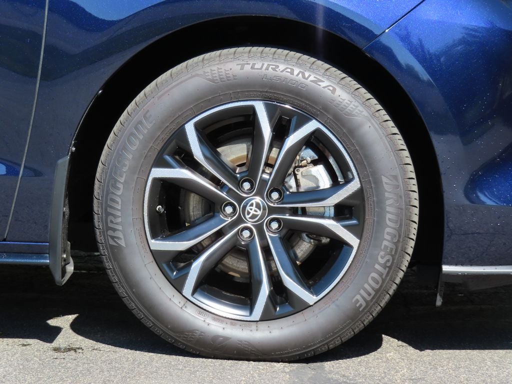 2025 Toyota Sienna Platinum 7 Passenger