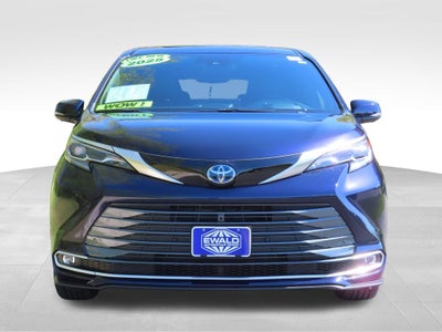 2025 Toyota Sienna Platinum 7 Passenger