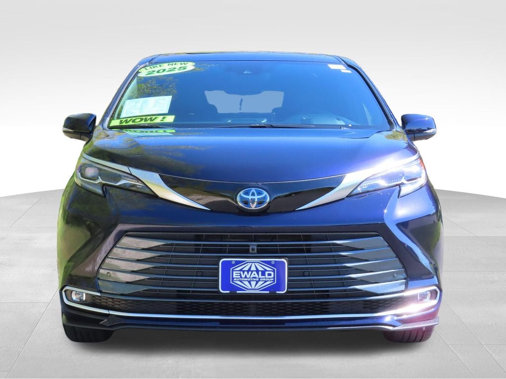 2025 Toyota Sienna Platinum 7 Passenger