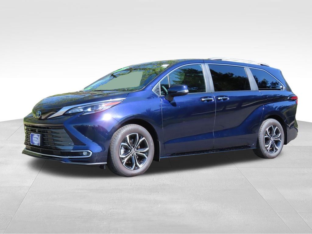 2025 Toyota Sienna Platinum 7 Passenger