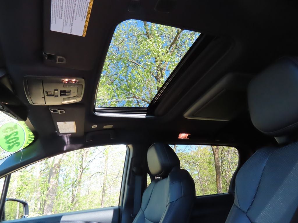 2025 Toyota Sienna Platinum 7 Passenger