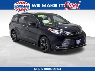 2025 Toyota Sienna Platinum 7 Passenger