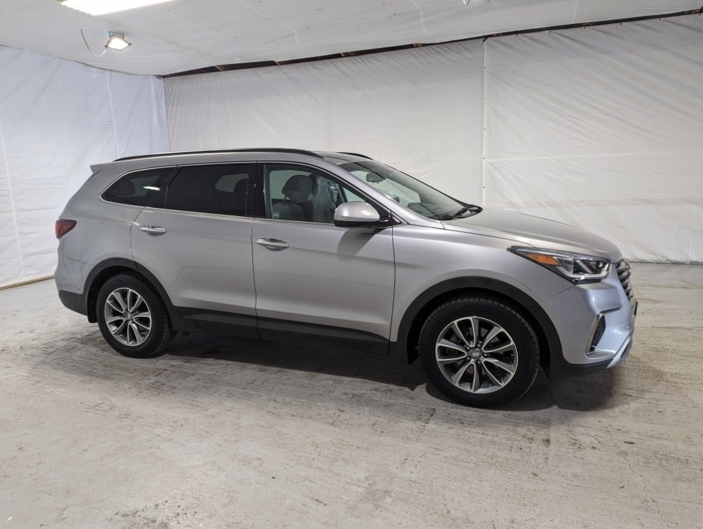Used 2018 Hyundai Santa Fe SE with VIN KM8SMDHF3JU277177 for sale in Franklin, WI